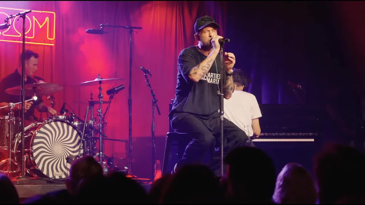"Life In Color" | Live in Nova’s Red Room