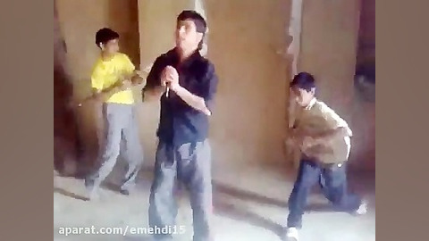 یکی بهش بگه